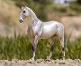 Breyer PEARLY GREY TRAKEHNER #960